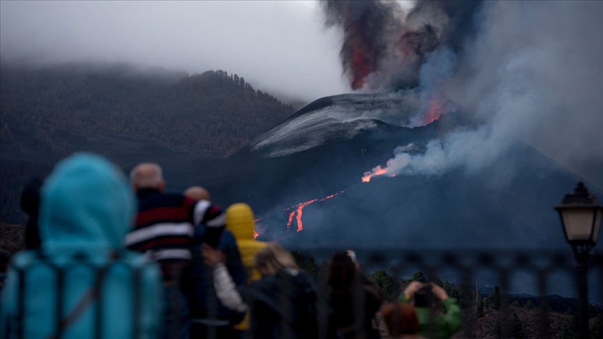 La Palma Adas'ndaki yanardadan kan kl, Ada sakinlerini evlerinde kalmaya zorlad