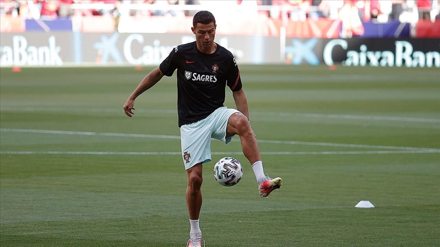 Ronaldo 800 gol barajn geen ilk futbolcu oldu