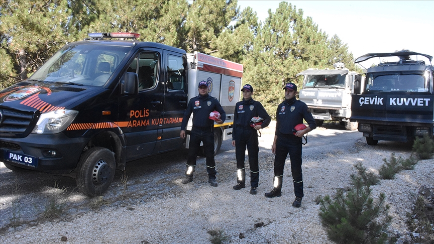 Polis Arama Kurtarma ekipleri Mula'daki orman yangnlarnda grev alyor