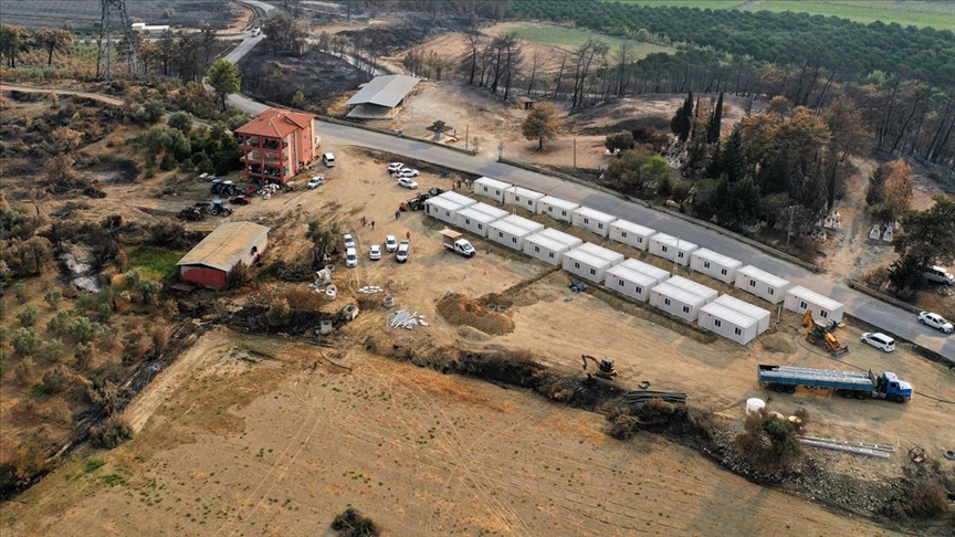 Manavgat'ta afetzedeler iin konteynerler hazrlanyor
