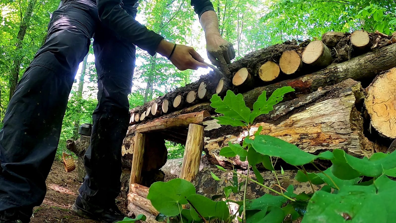 BUSHCRAFT KI KAMPI ; DOADA TEK BAINA BARINAK YAPIMI - AMURDA ET PRME 